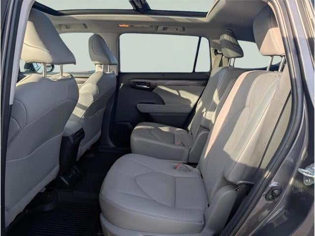 2023 Toyota Highlander Platinum