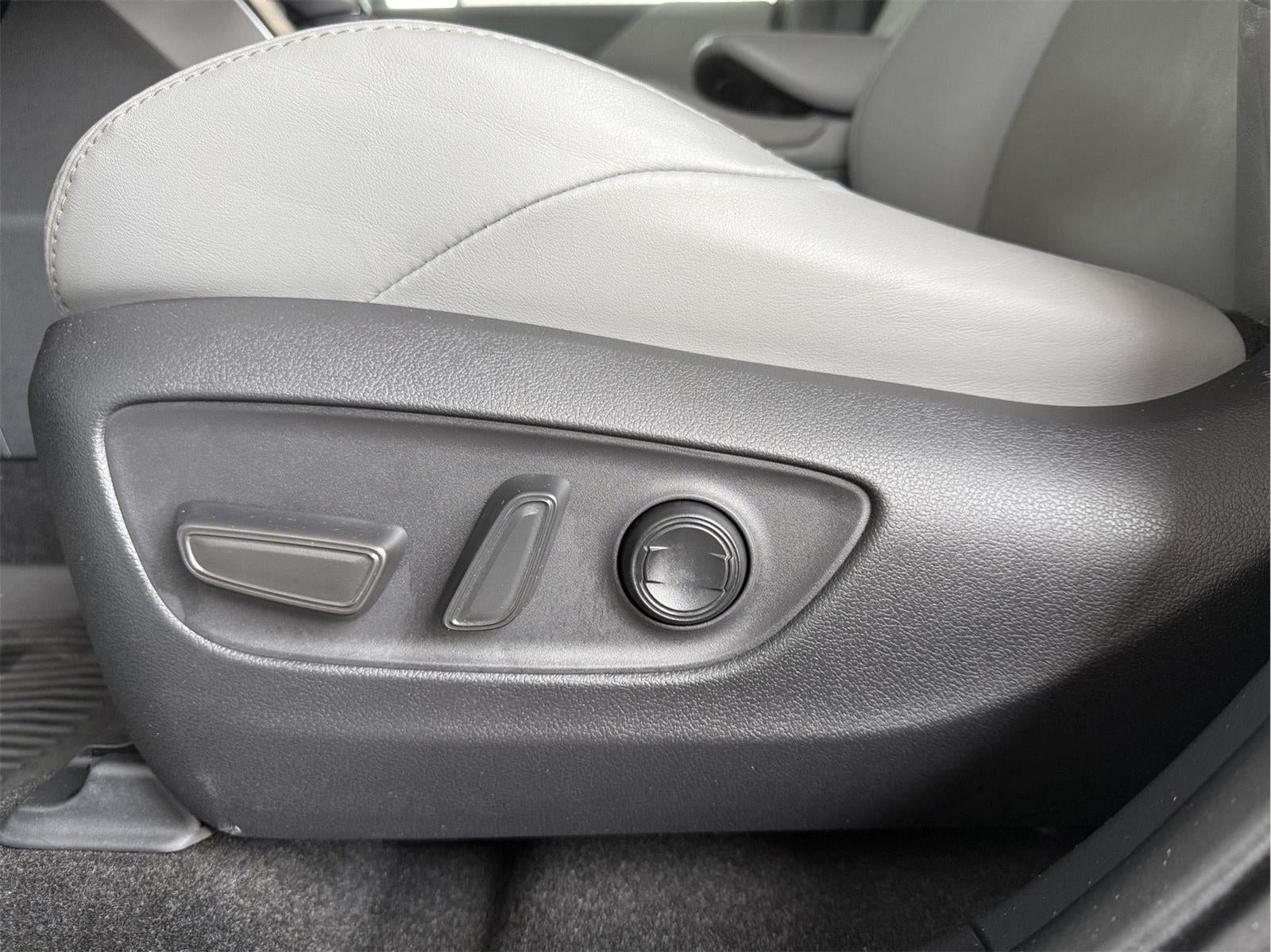 2023 Toyota Venza XLE