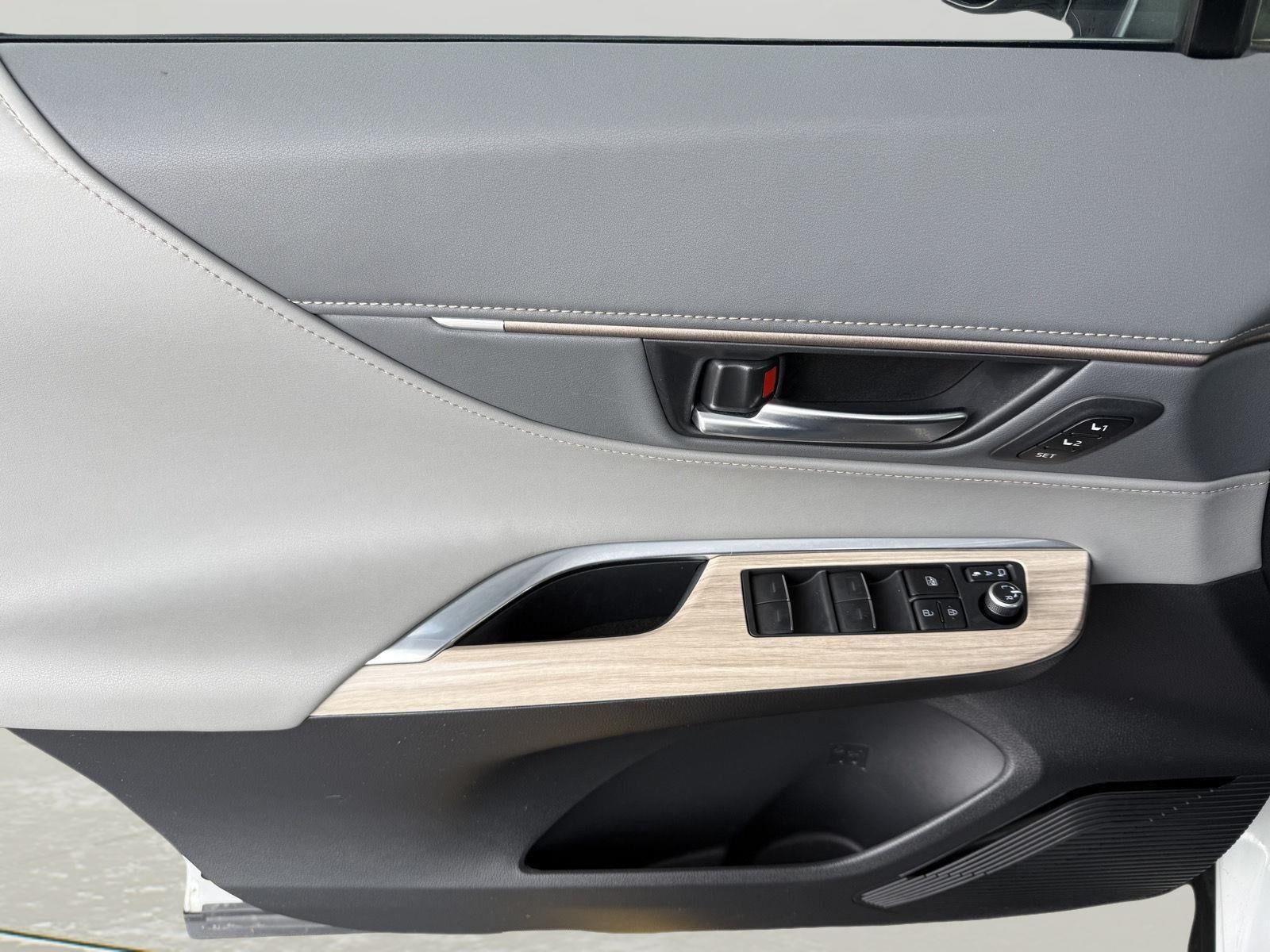 2023 Toyota Venza XLE