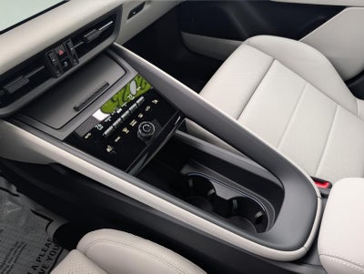 2025 Porsche Macan Electric 4