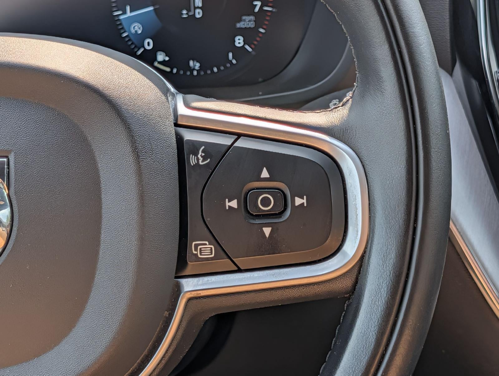 2020 Volvo XC60 Momentum