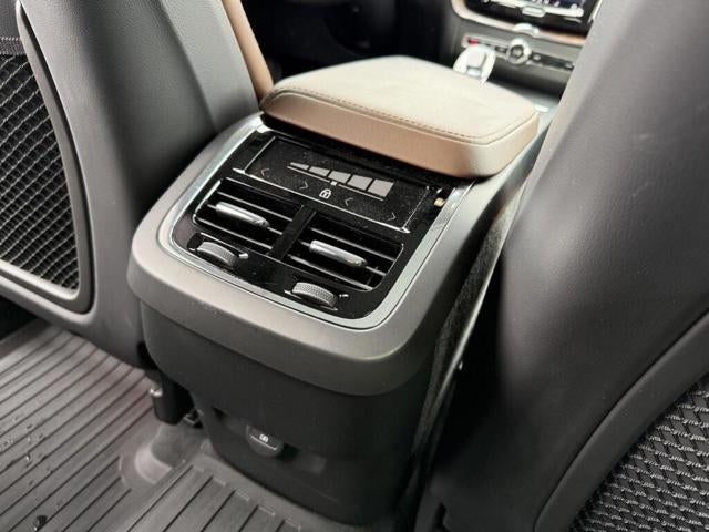2022 Volvo XC60 Inscription