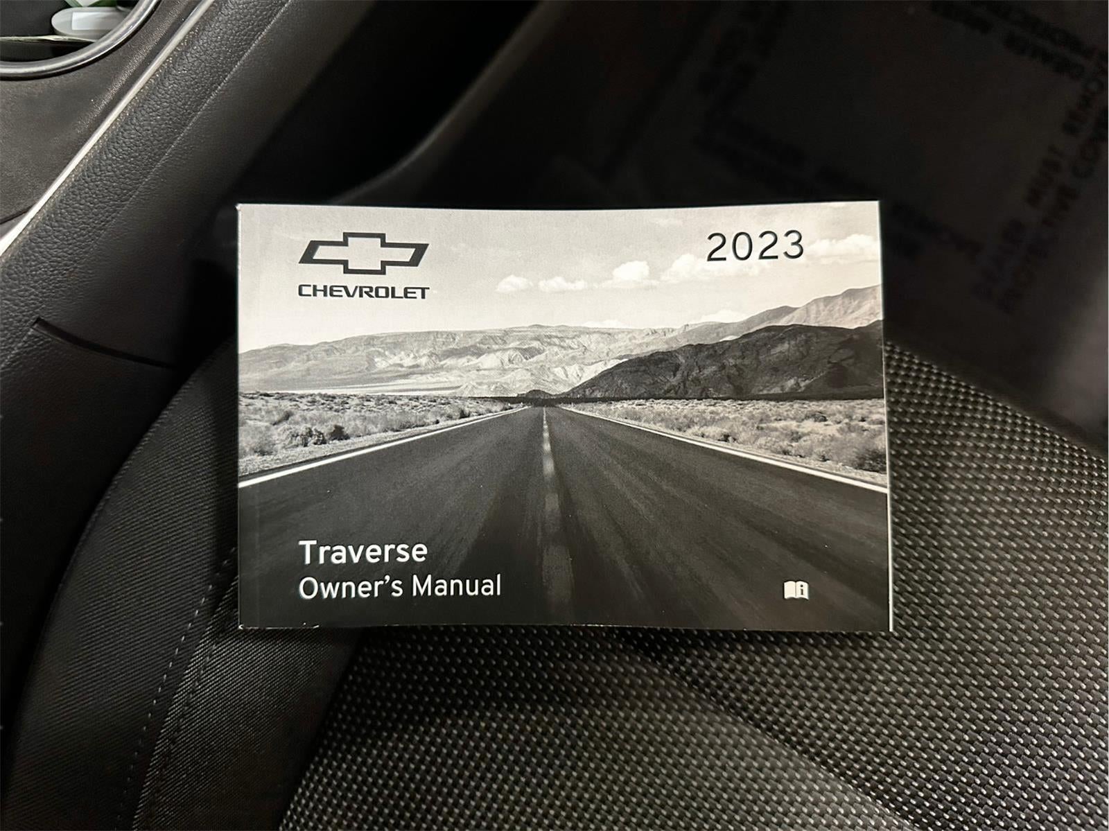 2023 Chevrolet Traverse LT Cloth