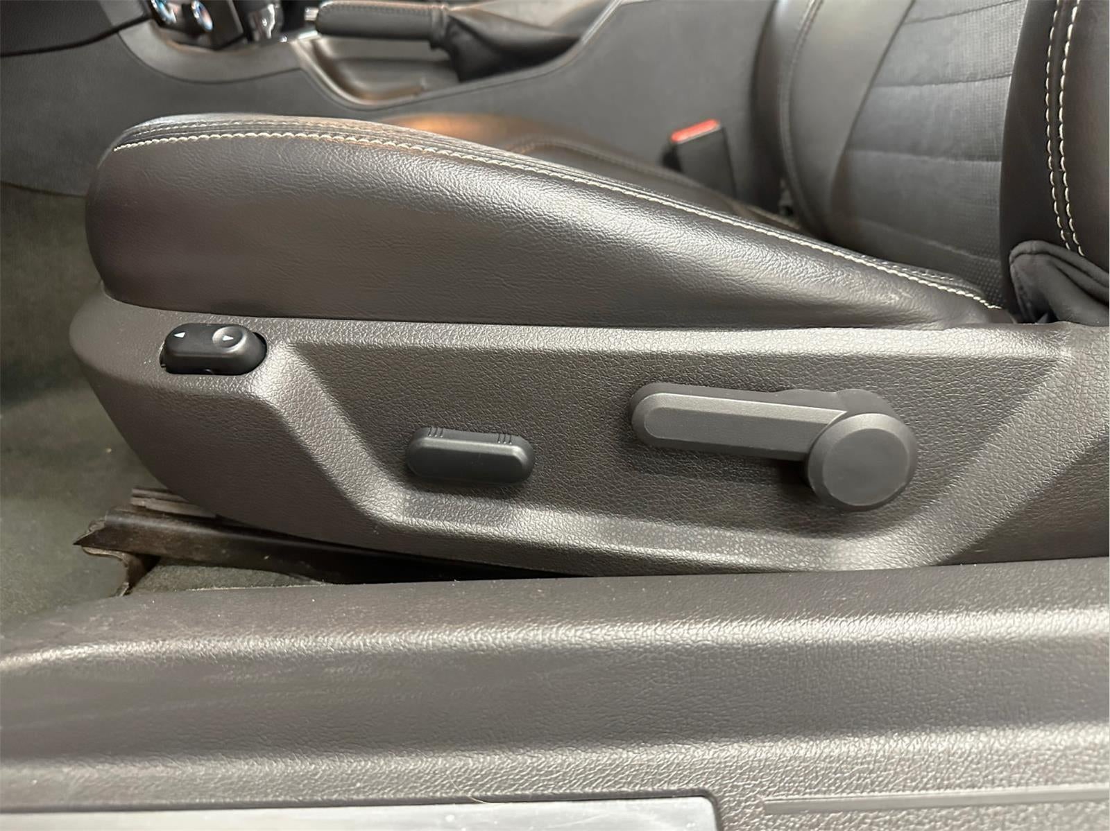 2014 Ford Mustang V6