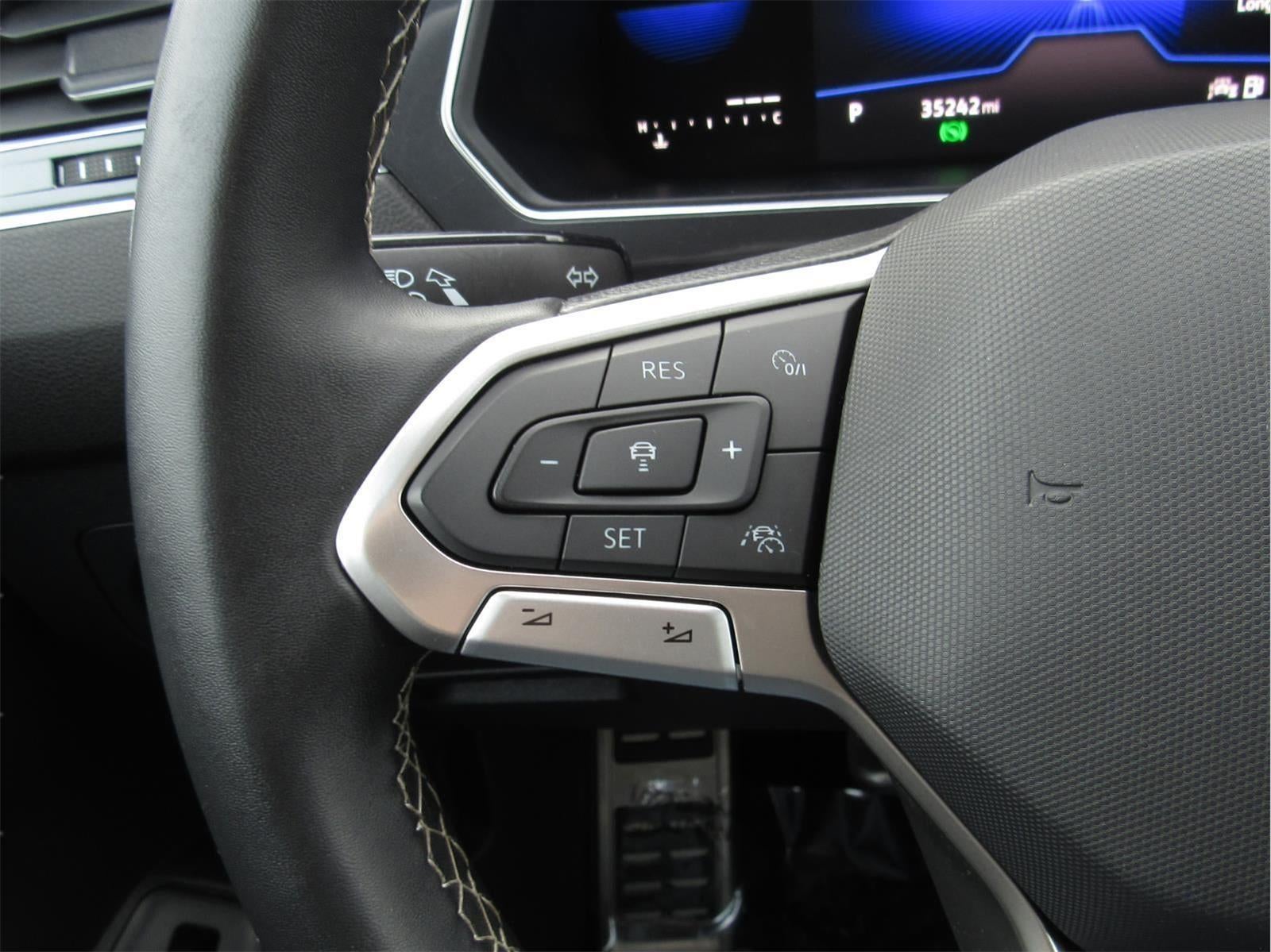 2023 Volkswagen Tiguan SE R-Line Black