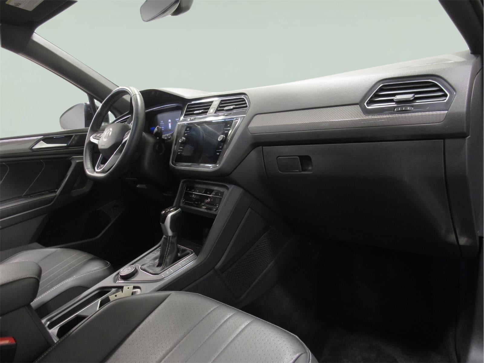 2023 Volkswagen Tiguan SE R-Line Black