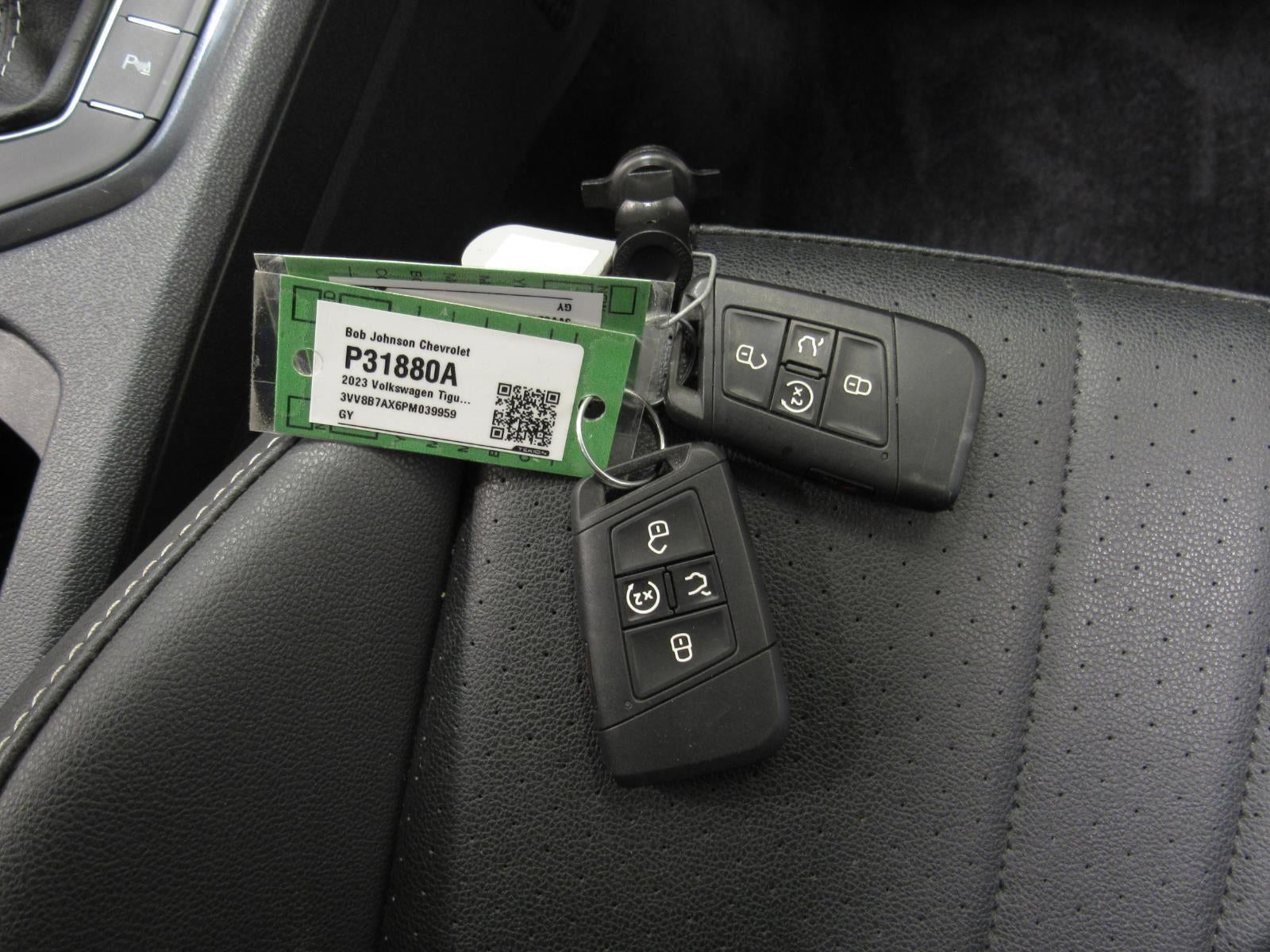 2023 Volkswagen Tiguan SE R-Line Black