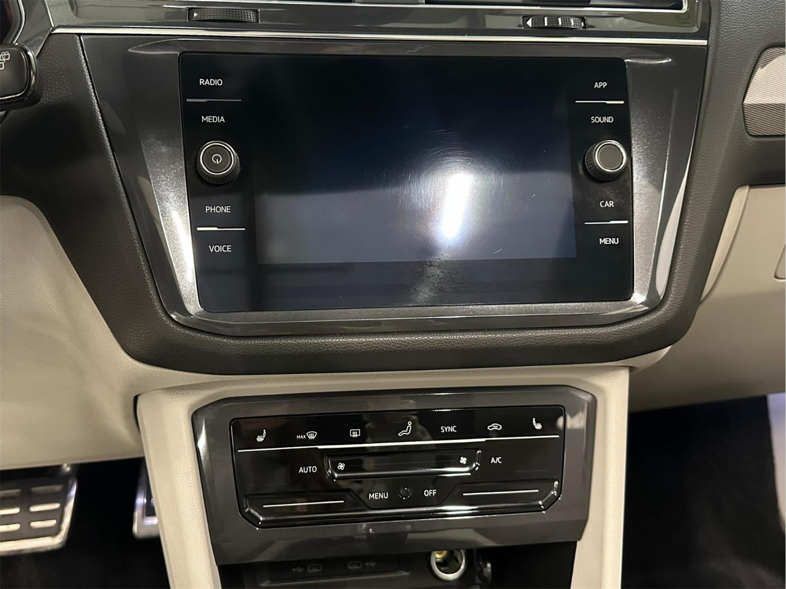 2022 Volkswagen Tiguan SE R-Line Black