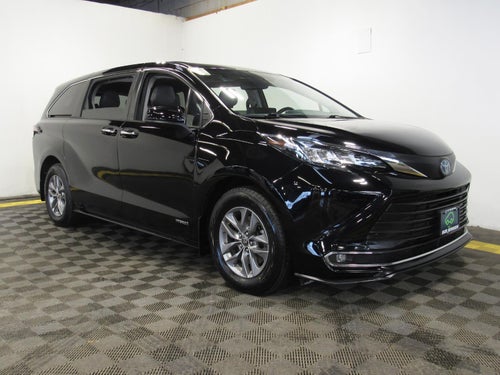 2021 Toyota Sienna XLE