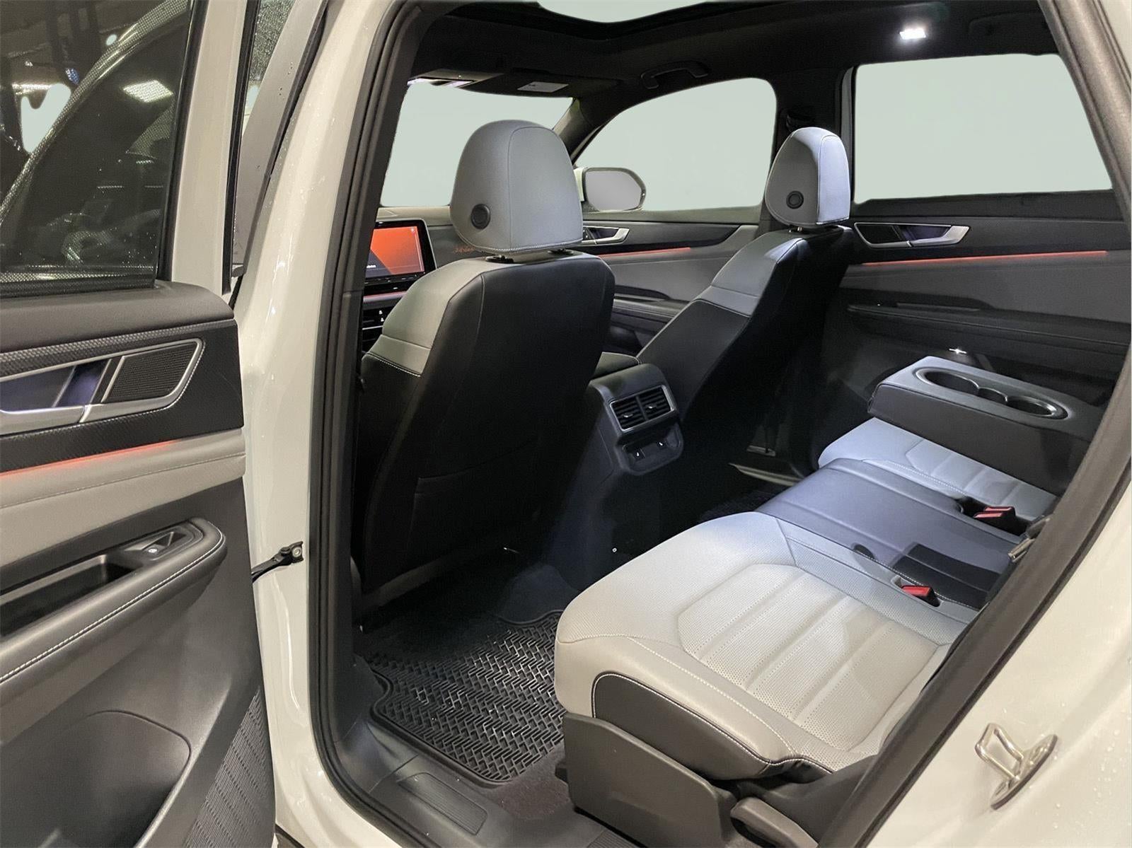 2024 Volkswagen Atlas Cross Sport 2.0T SEL R-Line