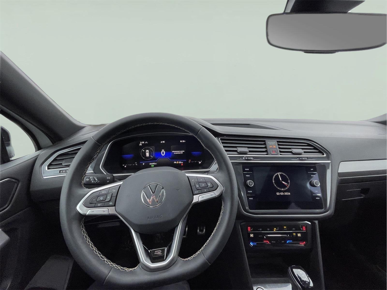 2023 Volkswagen Tiguan SE R-Line Black