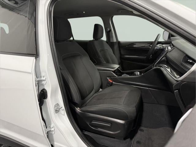 2023 Jeep Grand Cherokee L Laredo 4x4