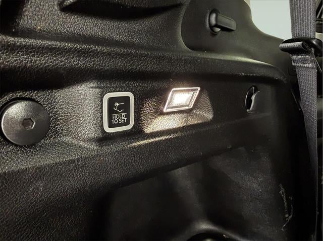 2023 Jeep Grand Cherokee L Laredo 4x4