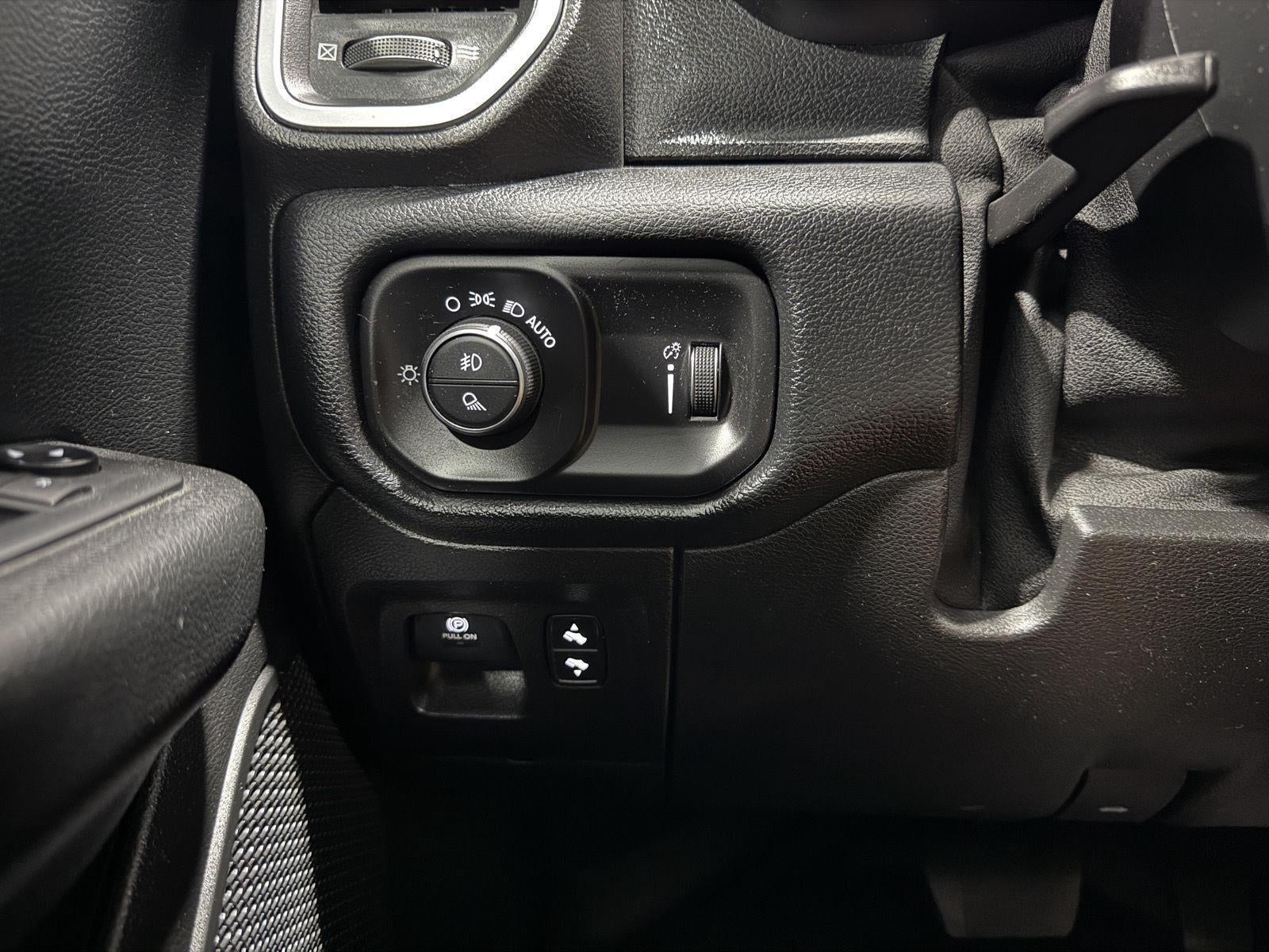 2021 RAM 1500 Big Horn Quad Cab 4x4 6'4' Box