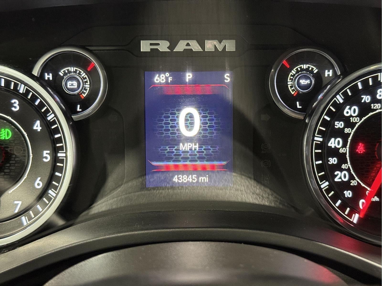 2023 RAM 1500 Big Horn Crew Cab 4x4 5'7' Box