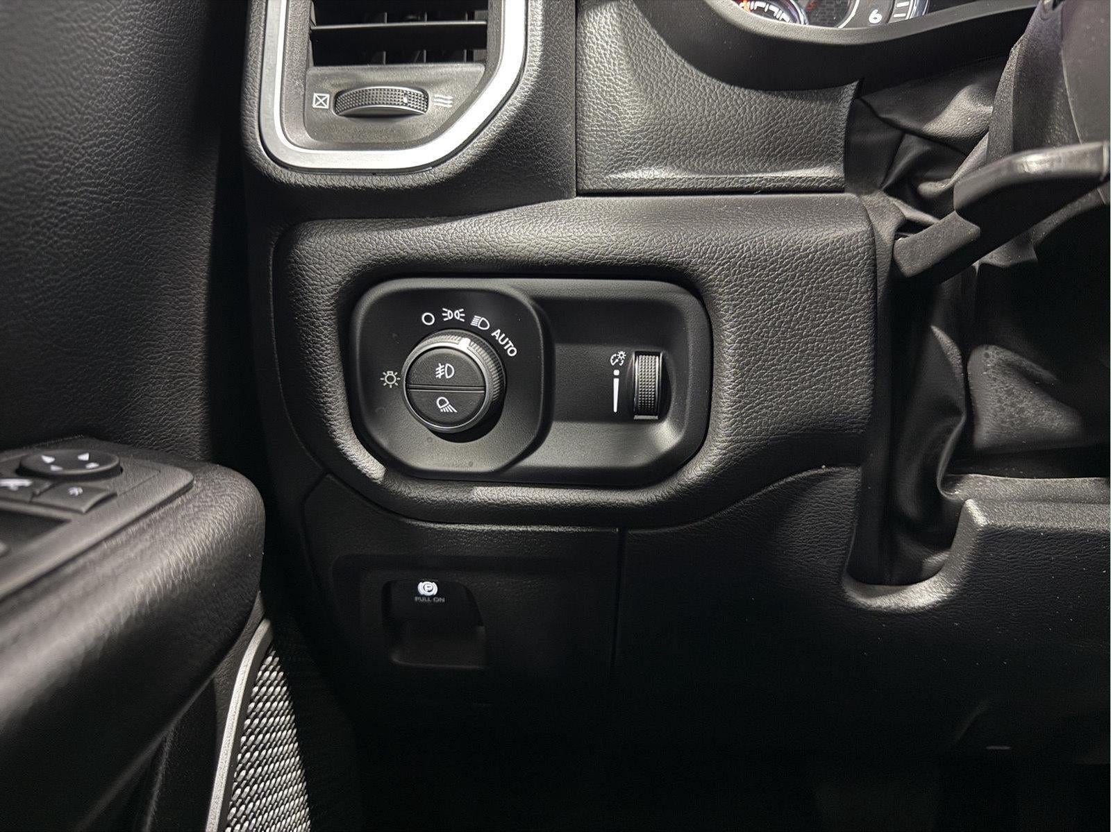 2023 RAM 1500 Big Horn Crew Cab 4x4 5'7' Box