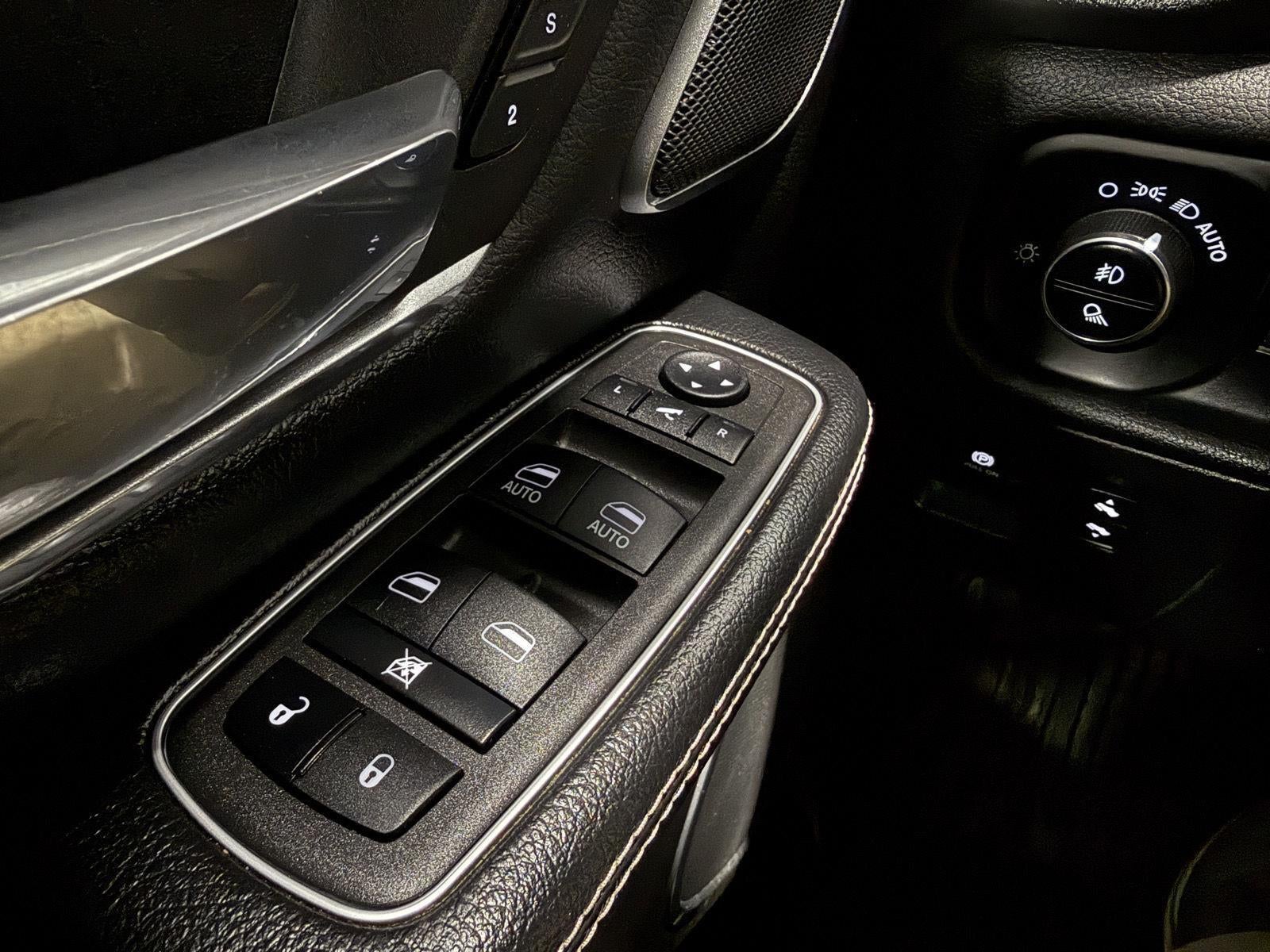 2023 RAM 1500 Laramie Crew Cab 4x4 6'4' Box