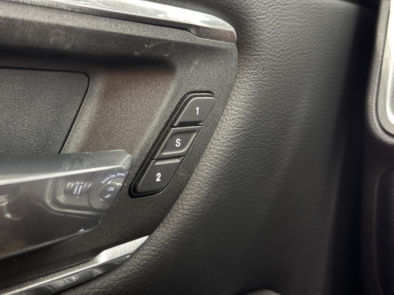 2021 RAM 1500 Laramie Crew Cab 4x4 6'4' Box