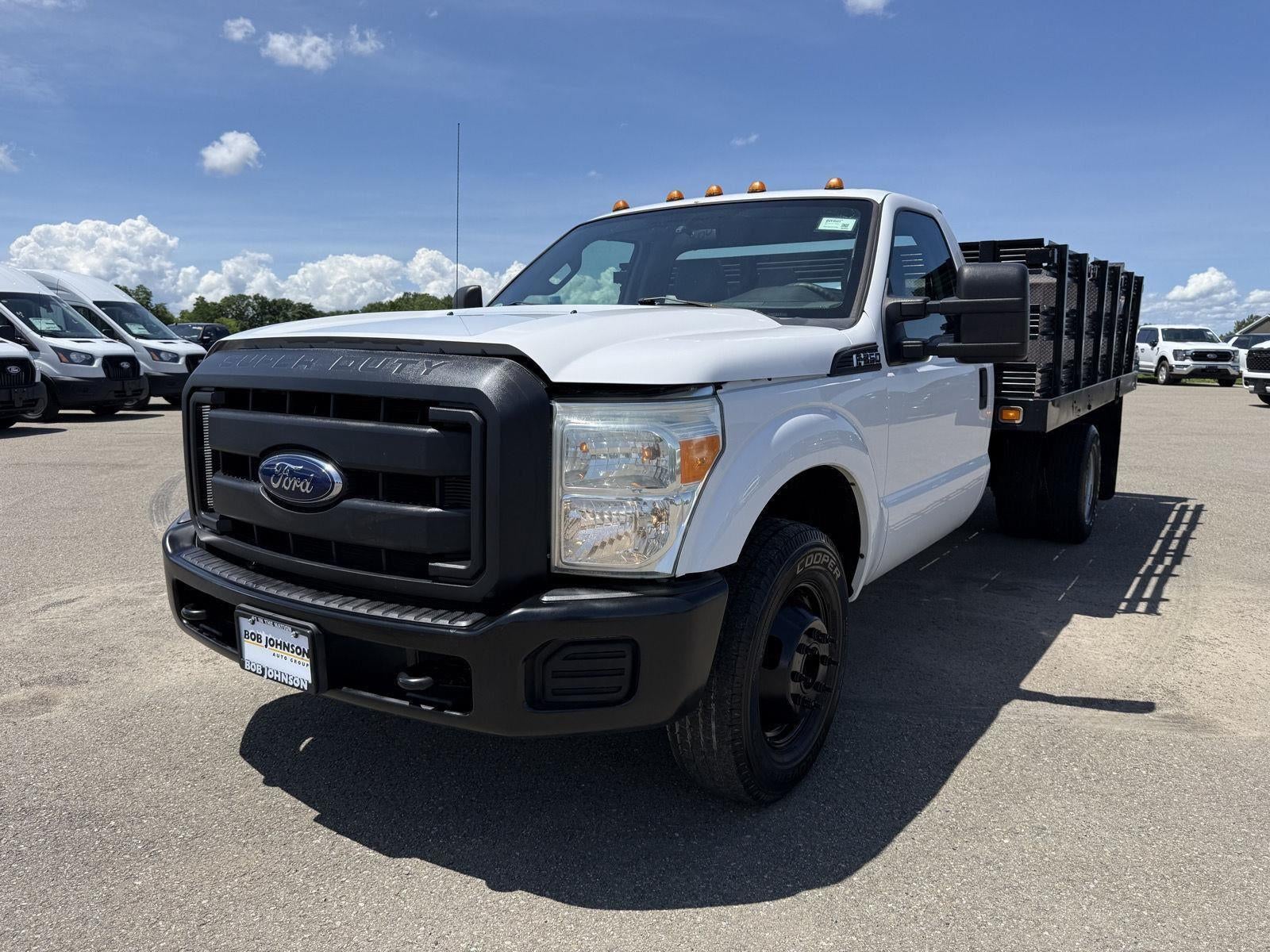 2015 Ford F-350 Chassis 2WD Reg Cab 165 WB 84 CA XL