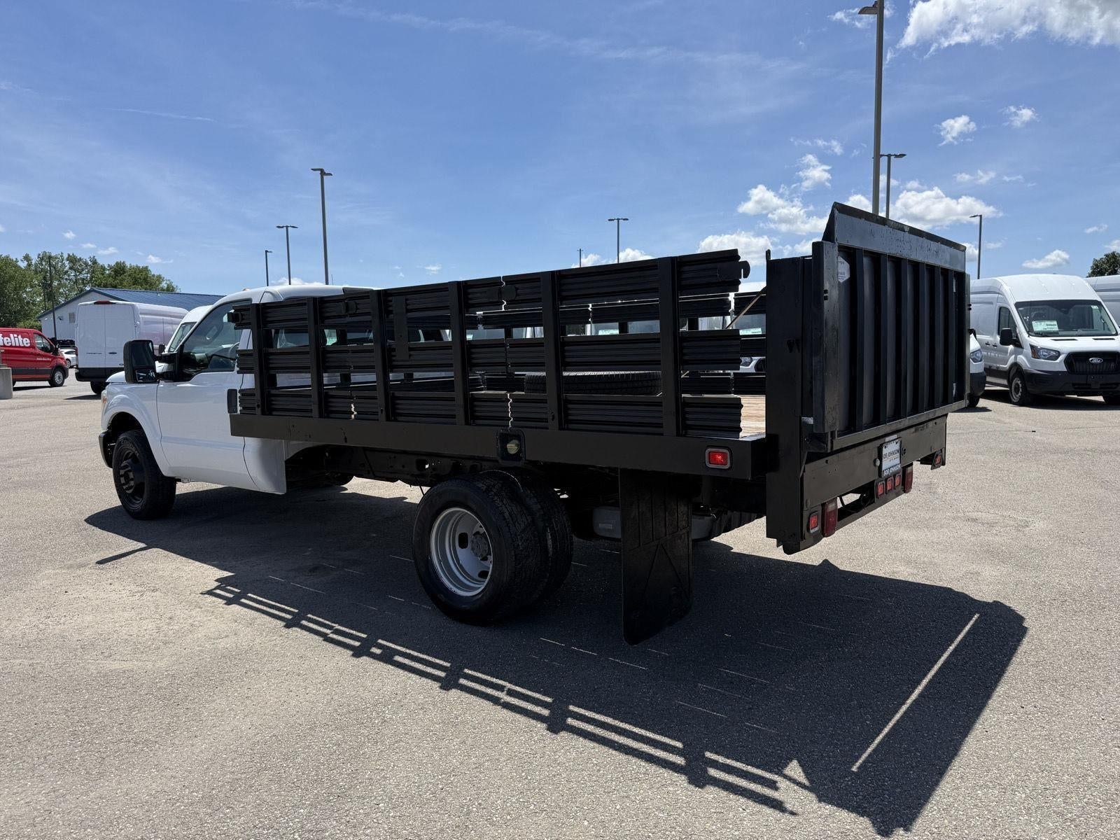2015 Ford F-350 Chassis 2WD Reg Cab 165 WB 84 CA XL