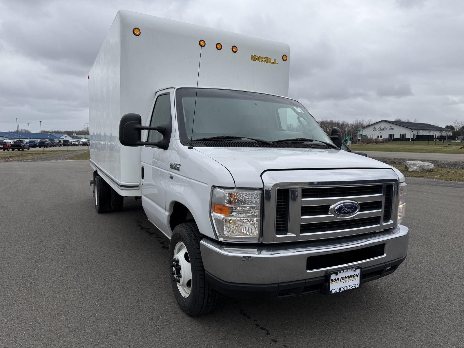 2019 Ford E-450 Cutaway E-450 DRW 158 WB