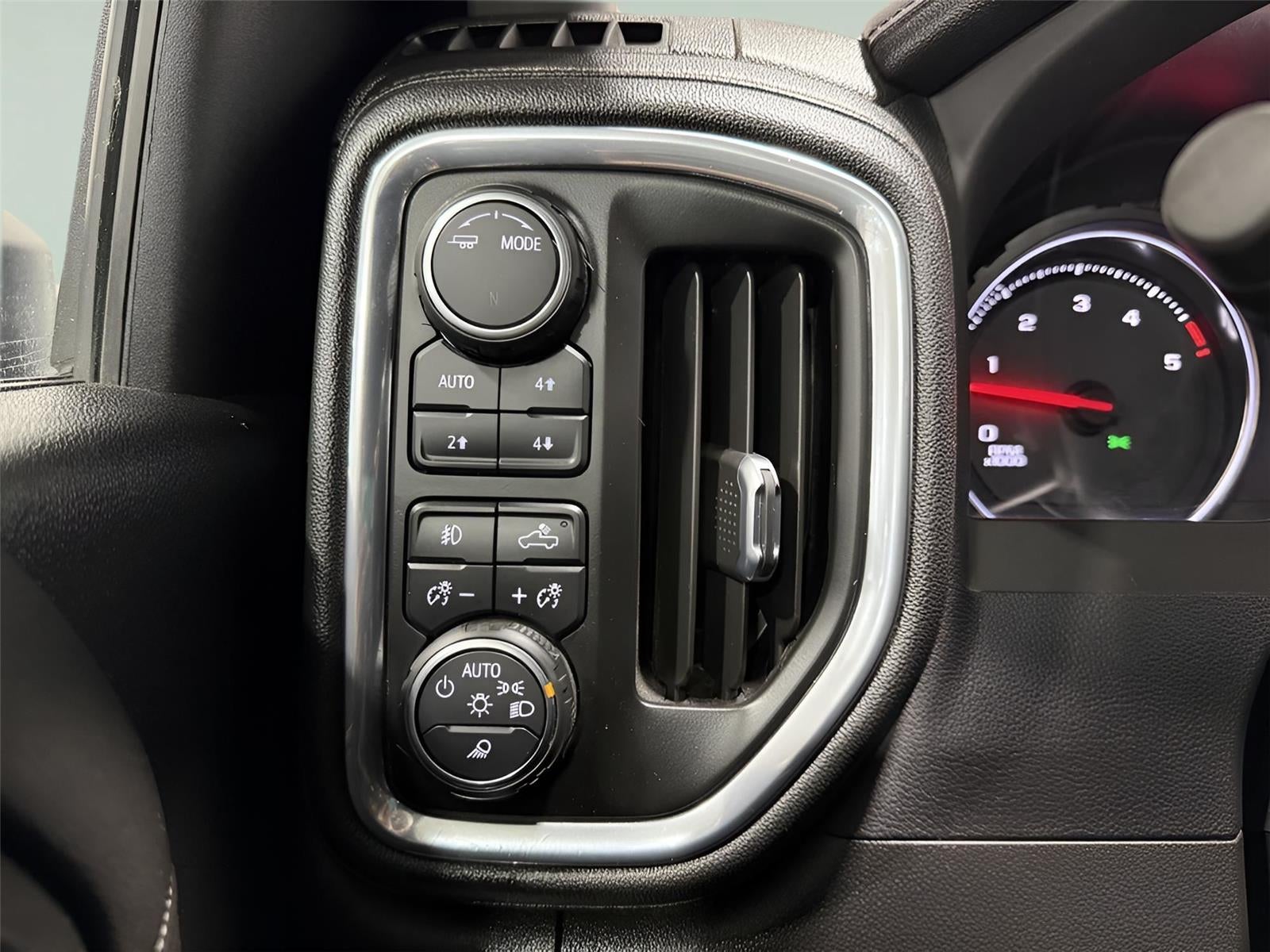 2023 Chevrolet Silverado 3500HD 4WD Crew Cab Long Bed LTZ