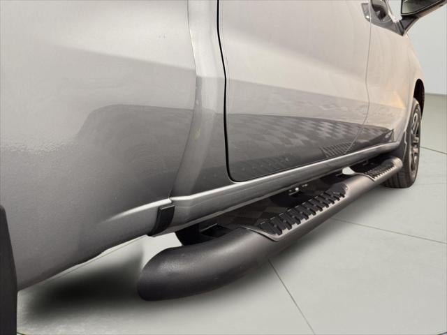 2023 Chevrolet Silverado 1500 4WD Crew Cab Short Bed Custom