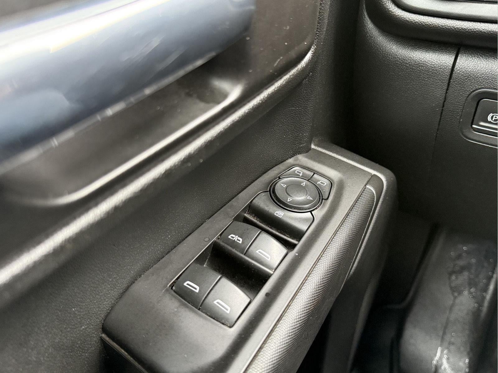 2020 Chevrolet Silverado 1500 4WD Crew Cab Short Bed Custom