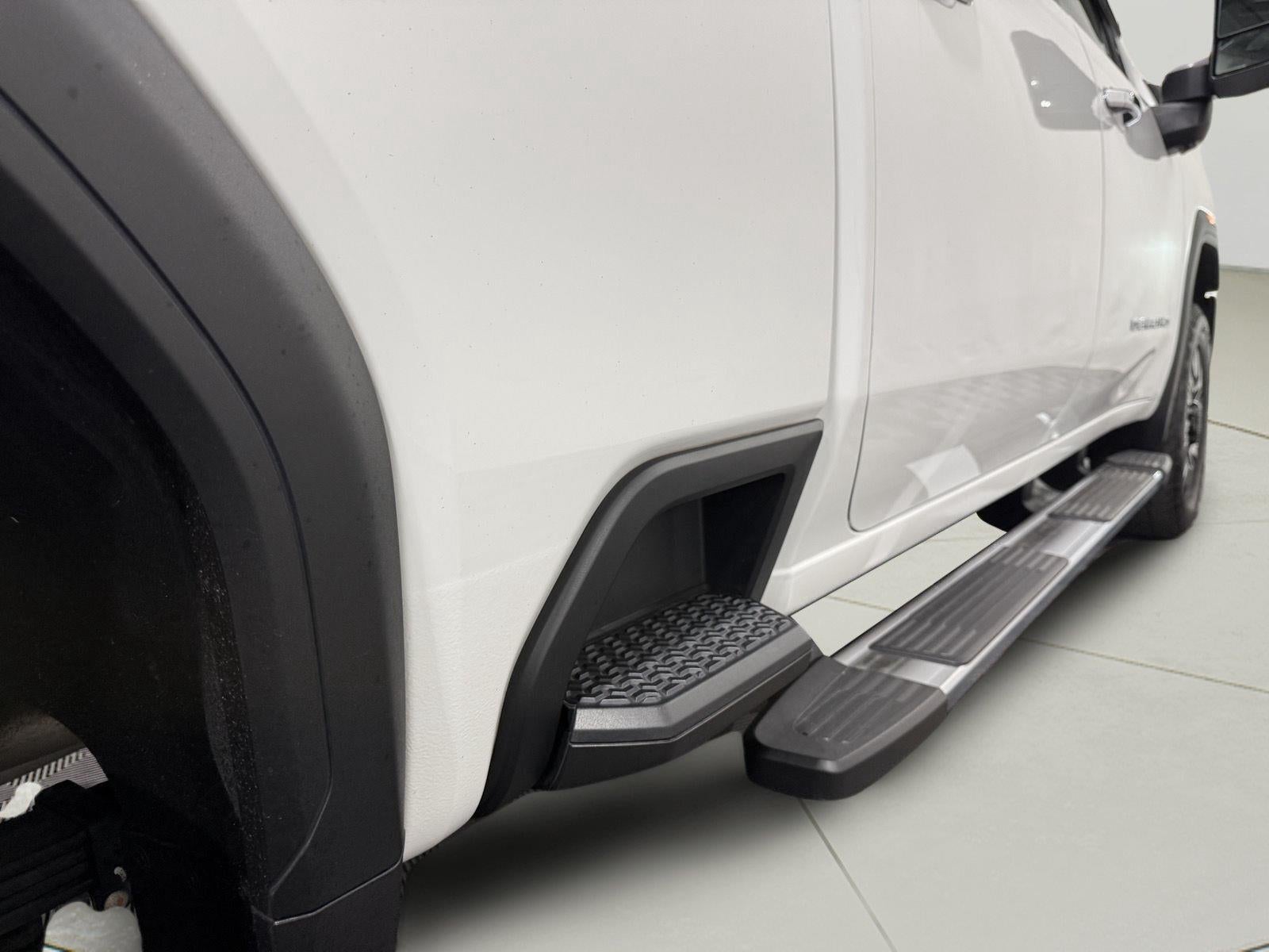 2024 GMC Sierra 2500HD 4WD Crew Cab Standard Bed Denali