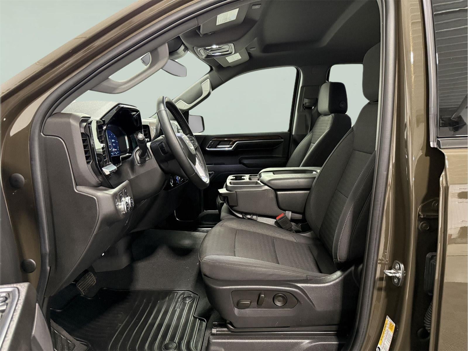 2023 GMC Sierra 1500 4WD Crew Cab Short Box Elevation with 3VL