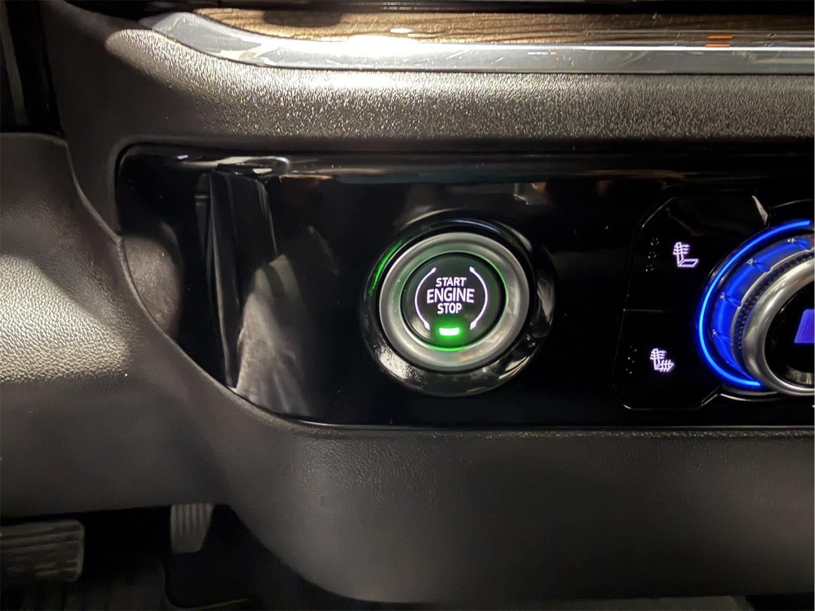 2024 GMC Sierra 1500 4WD Crew Cab Short Box Elevation with 3VL