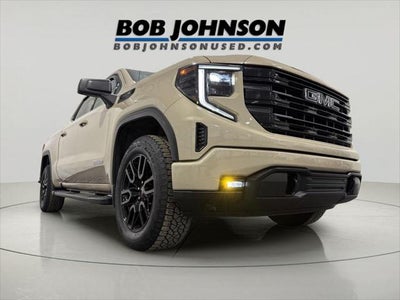 2022 GMC Sierra 1500 4WD Crew Cab Short Box Elevation