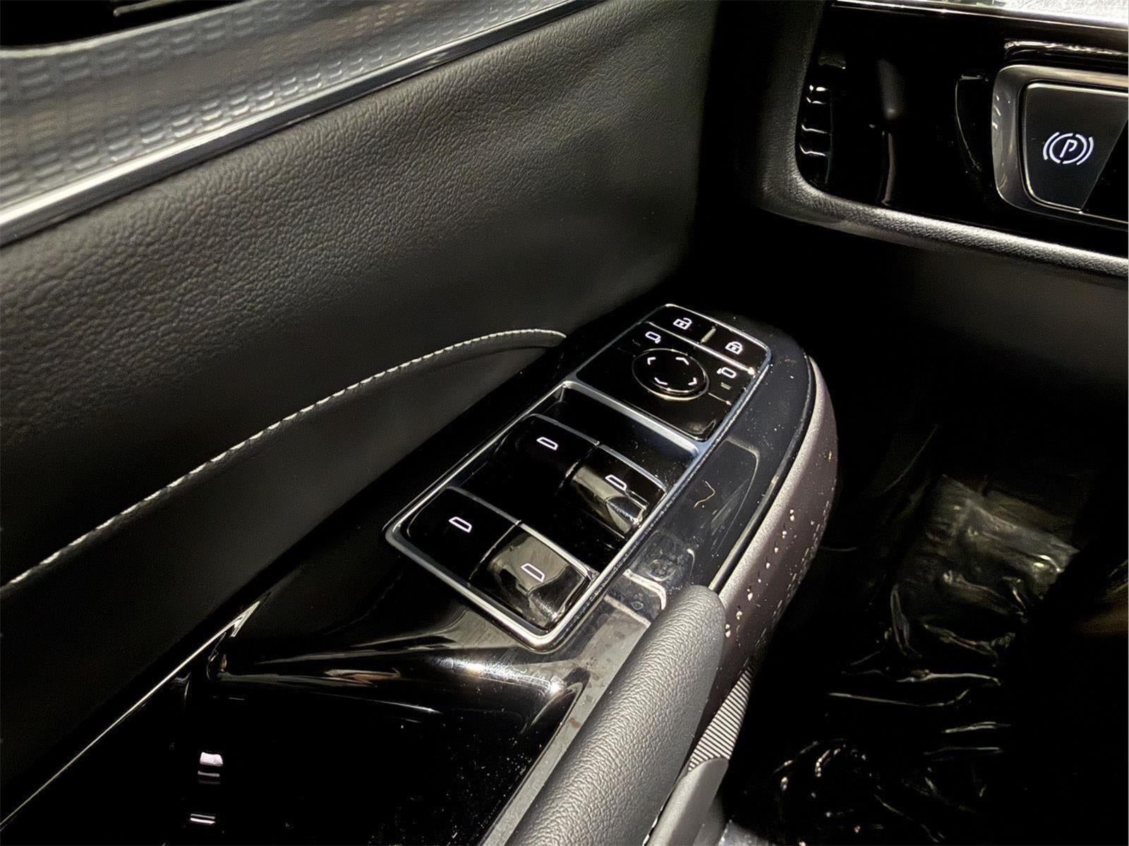 2024 Cadillac LYRIQ Tech RWD