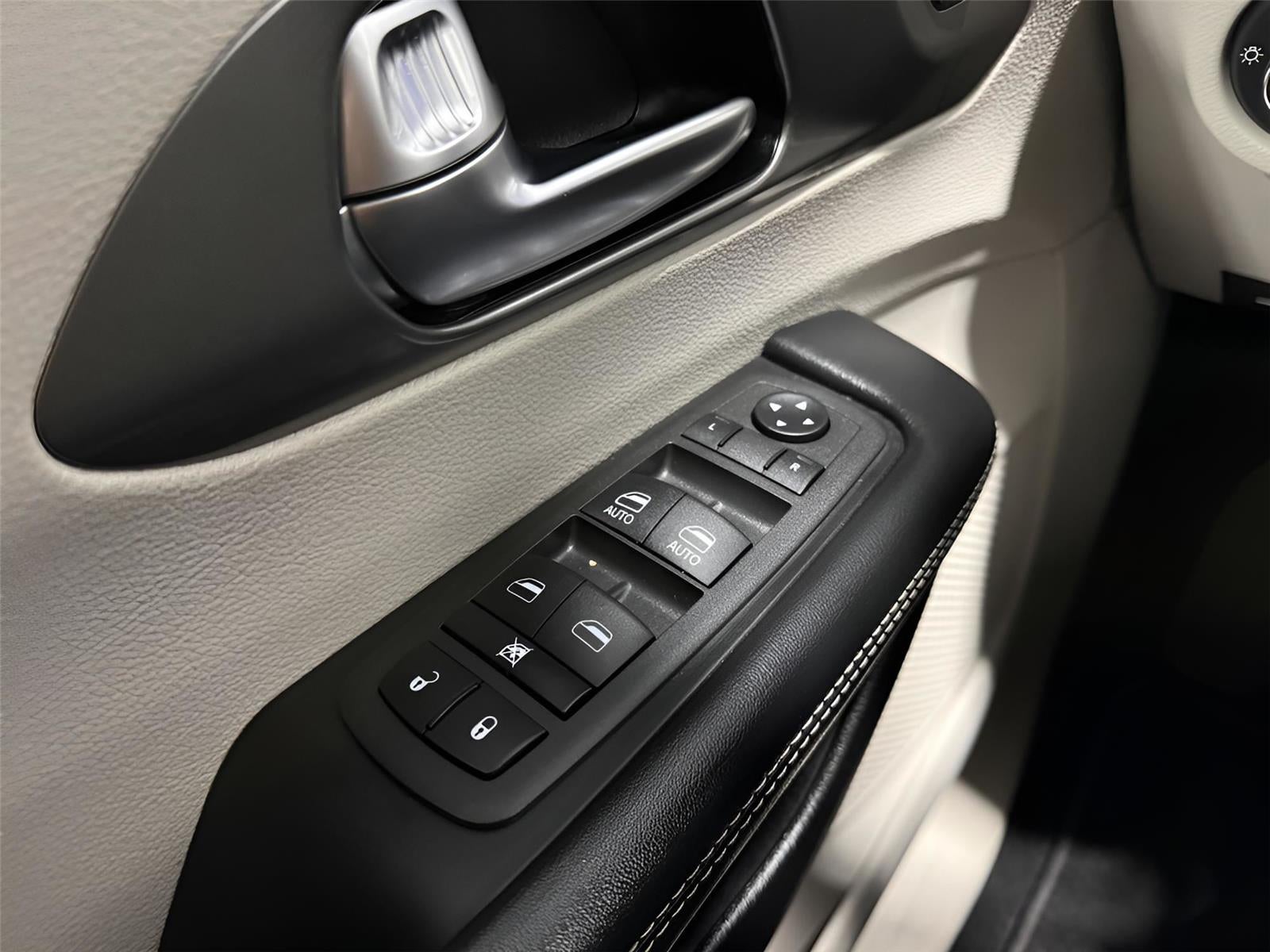 2022 Chrysler Pacifica Touring L AWD