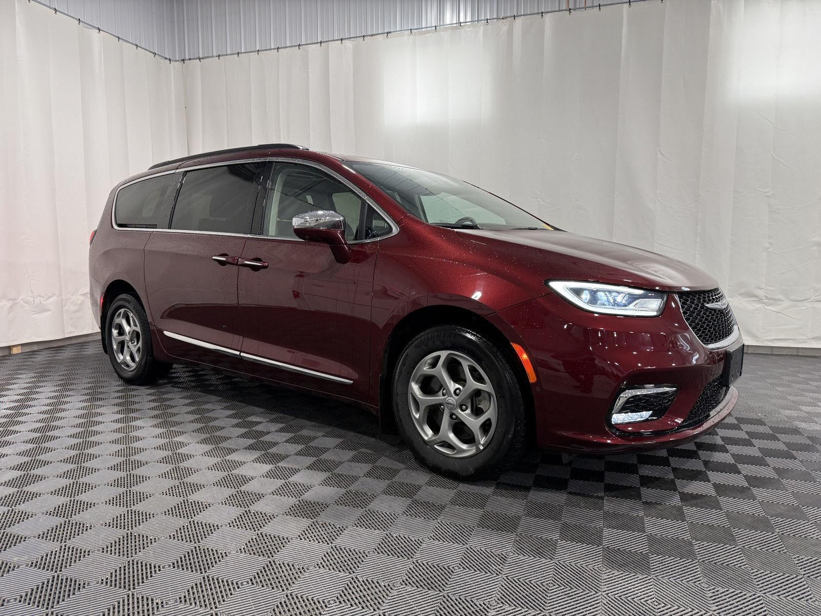 2022 Chrysler Pacifica Limited AWD