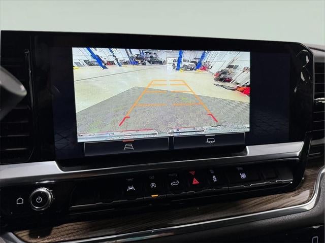 2024 GMC Sierra 1500 4WD Crew Cab Short Box Elevation with 3VL