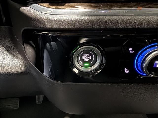 2024 GMC Sierra 1500 4WD Crew Cab Short Box Elevation with 3VL