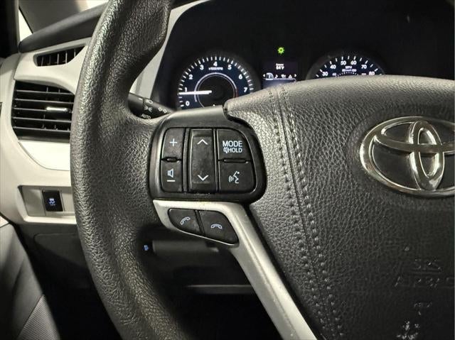 2020 Toyota Sienna LE