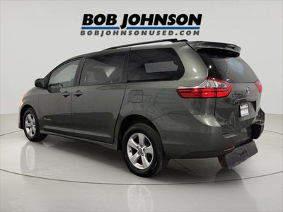 2020 Toyota Sienna LE