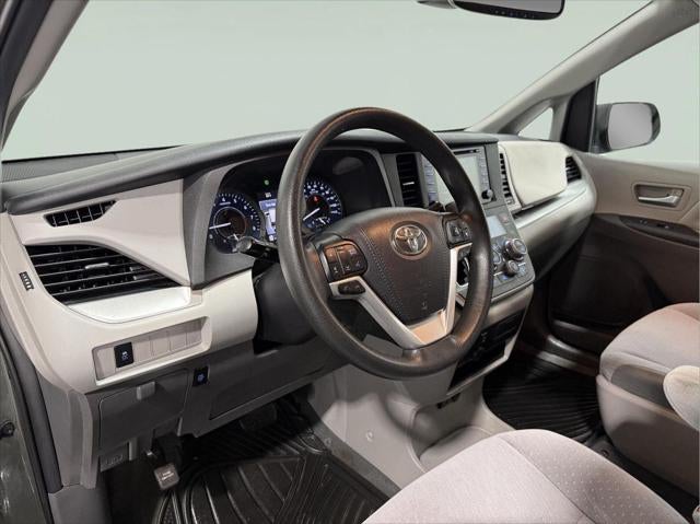 2020 Toyota Sienna LE