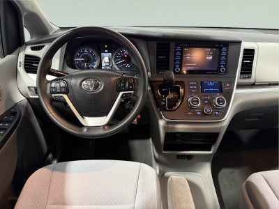 2020 Toyota Sienna LE