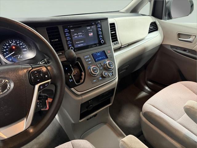2020 Toyota Sienna LE