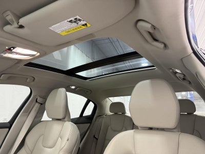 2023 Volvo S60 B5 Plus Dark Theme