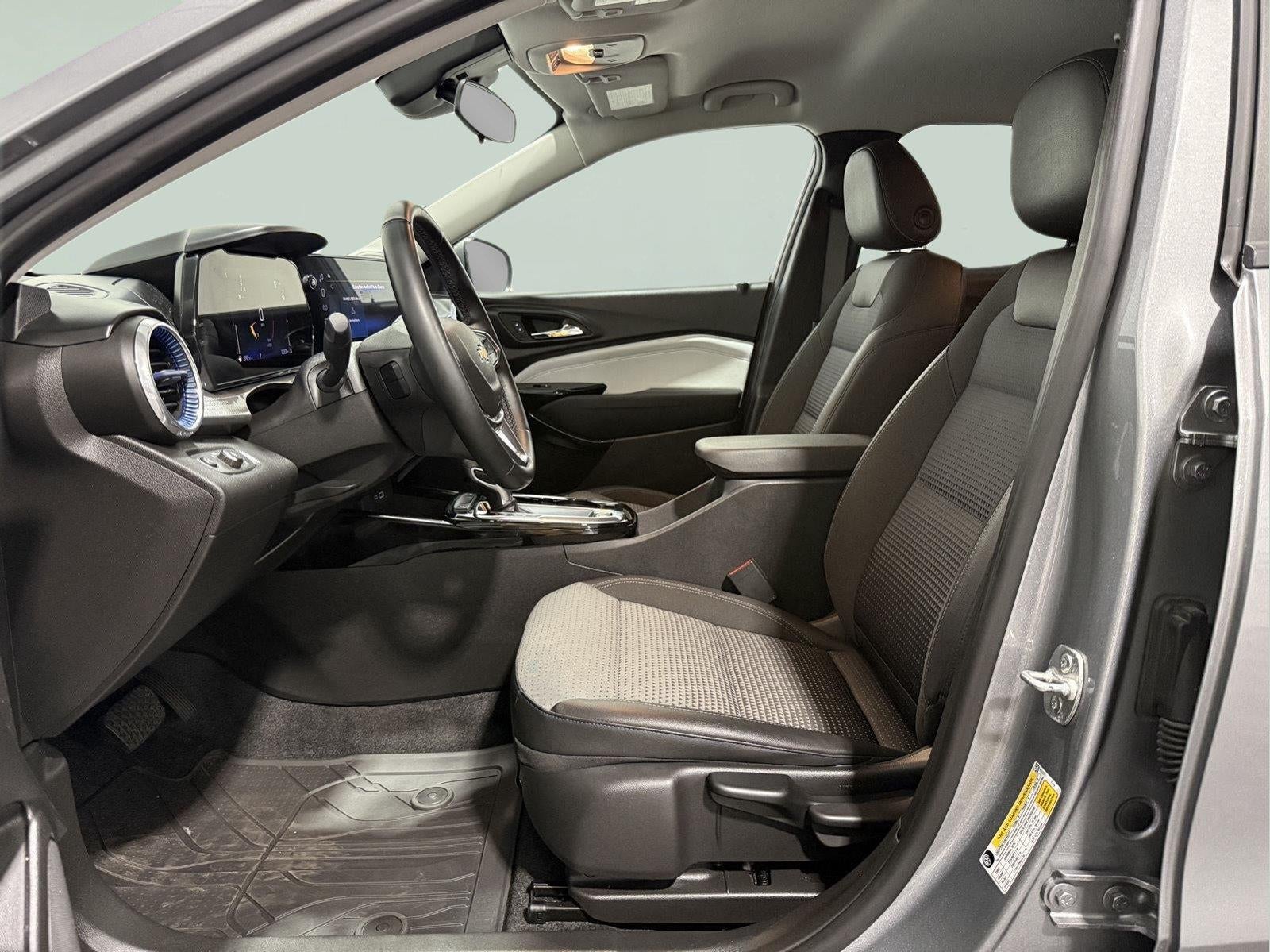 2024 Chevrolet Trax FWD LT