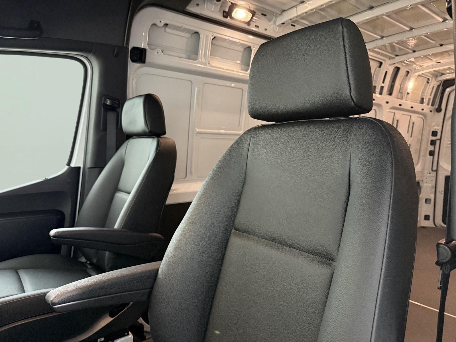 2025 Mercedes-Benz Sprinter 2500 High Roof 4-Cyl Diesel HO