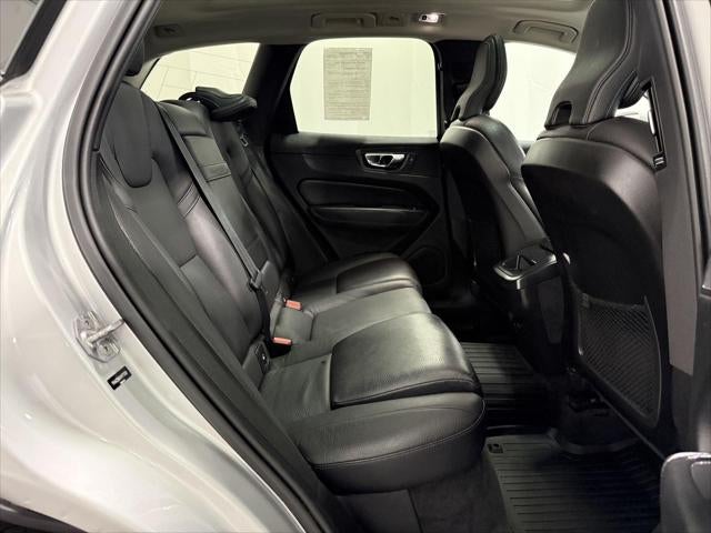 2021 Volvo XC60 T6 Momentum