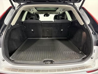 2021 Volvo XC60 T6 Momentum