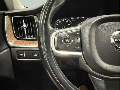 2021 Volvo XC60 T6 Momentum