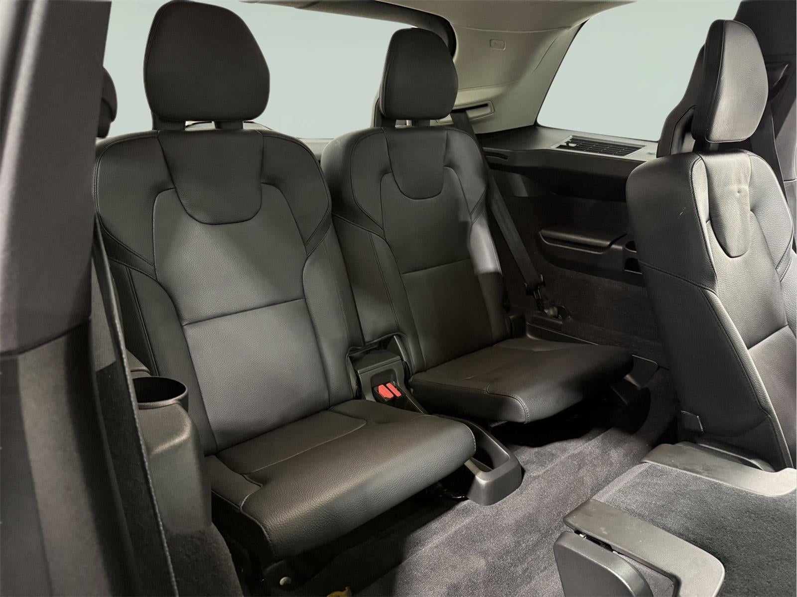 2023 Volvo XC90 B5 Plus