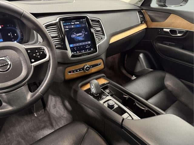 2023 Volvo XC90 B5 Plus